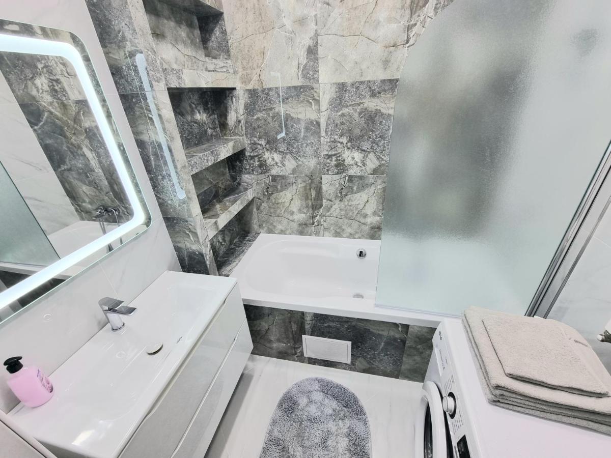 Center, Albisoara Str., 1Bedroom And Living With Balcony Kiszyniów Zewnętrze zdjęcie